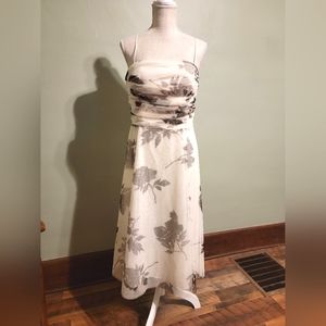 Jessica Howard Size 14 (Fits Like a 12)Creamy White Black Dress Strapless